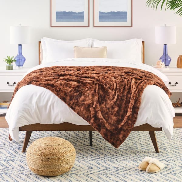 Wolf Cinnamon Faux Fur Polyester Double Sided Oversized Throw Blanket, Queen