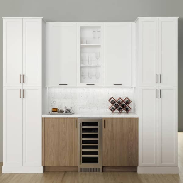 https://images.thdstatic.com/productImages/60a717e9-2f97-4152-8158-7a74a201e135/svn/white-hampton-bay-assembled-kitchen-cabinets-t2496-mlwh-4f_600.jpg