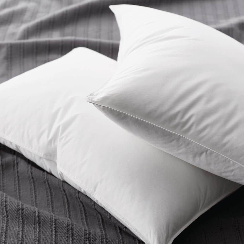 white company pillows