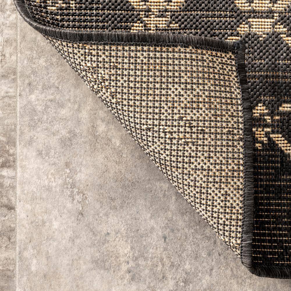 Charcoal Moroccan Trellis Indoor/Outdoor Synthetic Area Rug