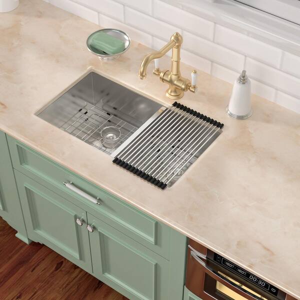 Logmey 18-Gauge Stainless Steel 33 in. Double Bowl Undermount