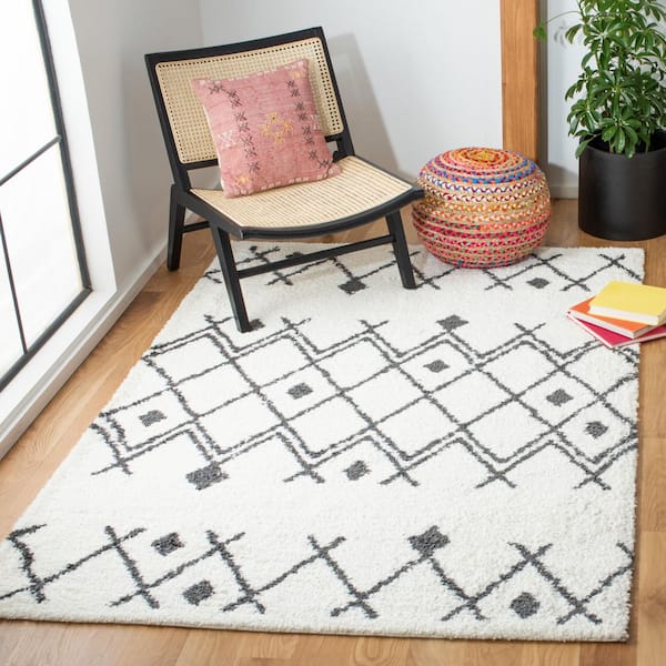 Berber Shag 5 x 7 Ivory/Dark Gray Tribal Area Rug