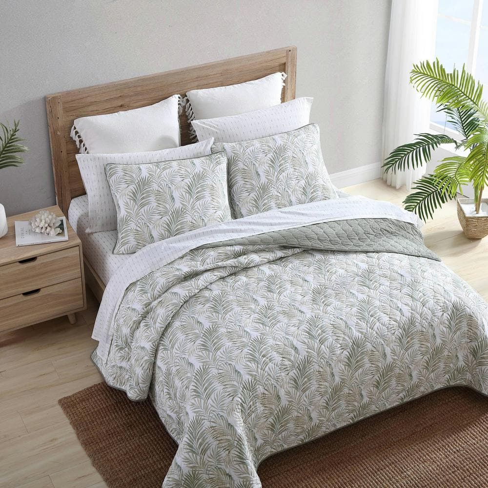 Reversible Sage Palm Motif White Cotton King Quilt Set