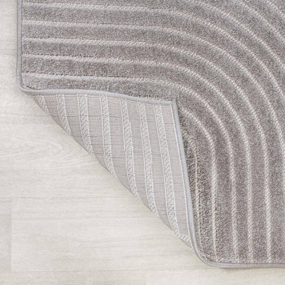 Gray and Ivory Geometric 4' x 6' Synthetic Area Rug