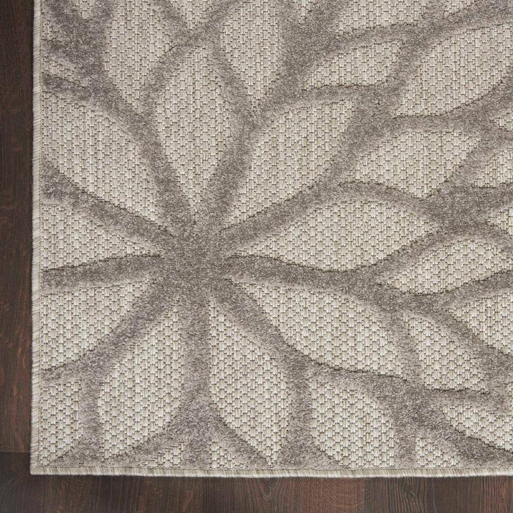 Aloha Silver Grey Floral Modern 5'3" x 7'5" Indoor/Outdoor Rug