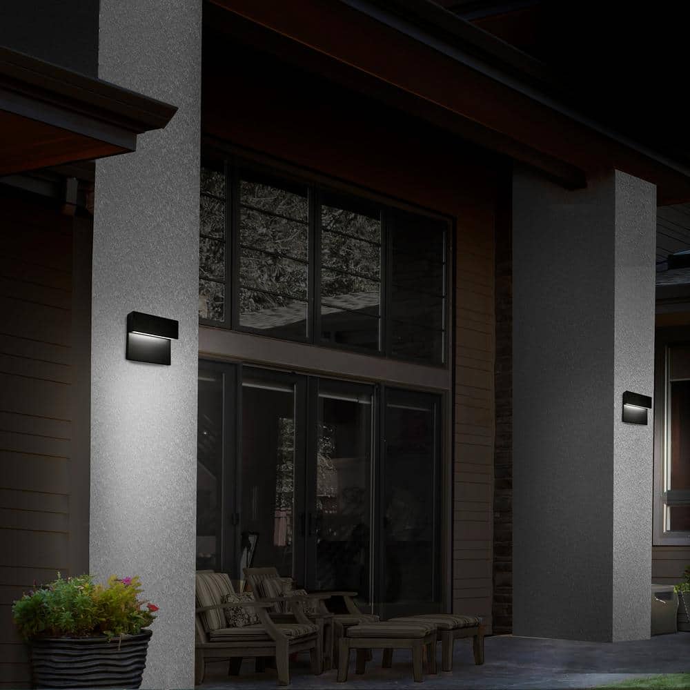 Balance Black Aluminum Dimmable LED Wall Sconce