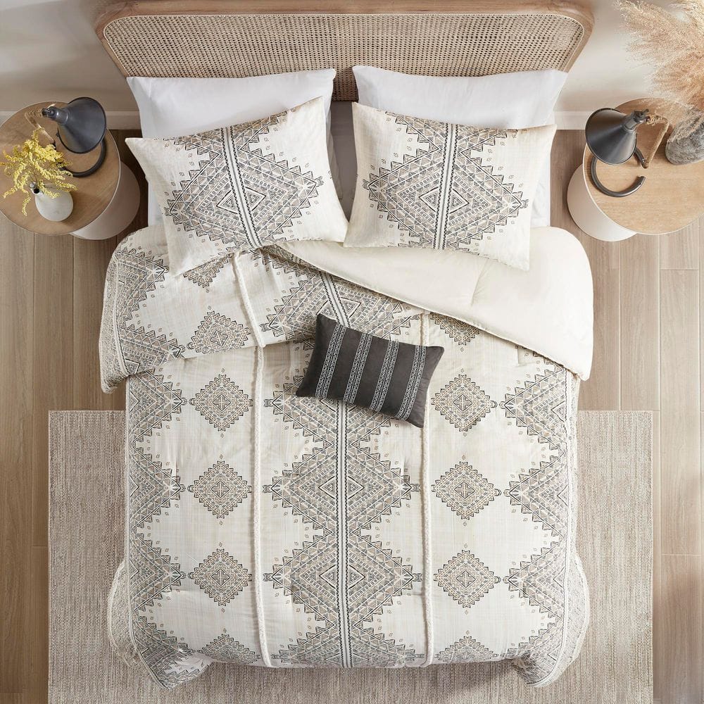 Ivory Microfiber Full Nordic Bedspread Set with Shearling