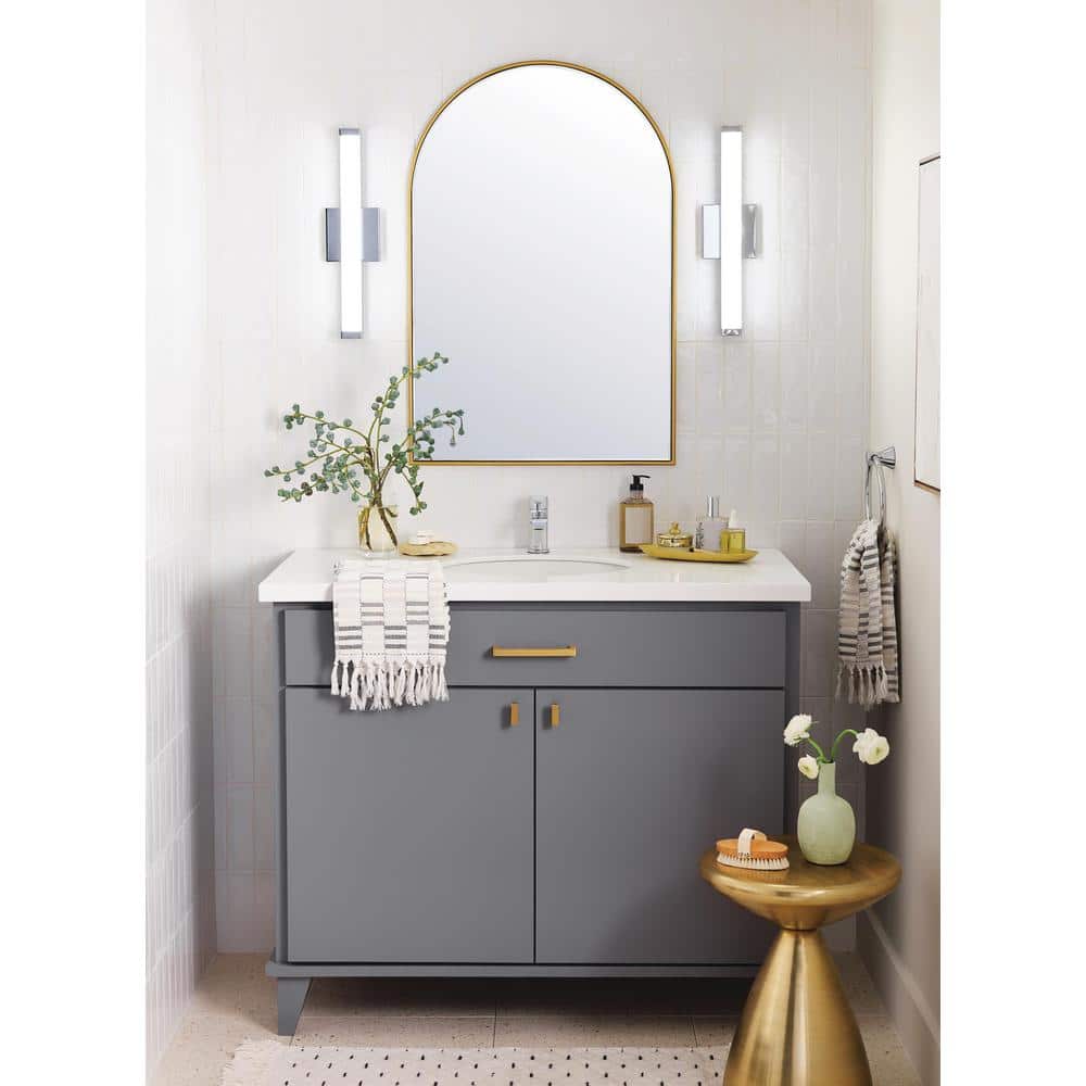 Chrome Single-Handle Cylindrical Bathroom Faucet