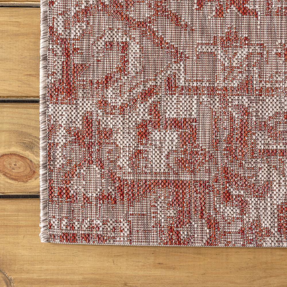 Estrella Red and Taupe Medallion Synthetic Indoor/Outdoor Area Rug