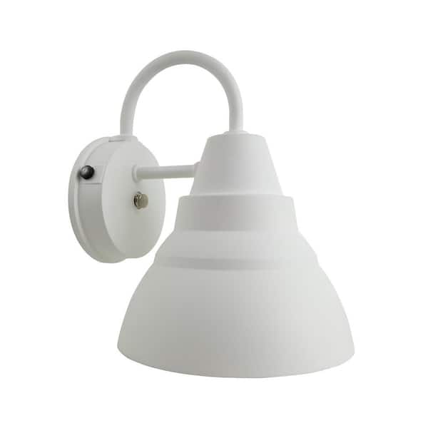 SOLUS Outdoor Wall Mount Security Light 60 W White Incandescent Flood Light with Photocell and Motion Sensor