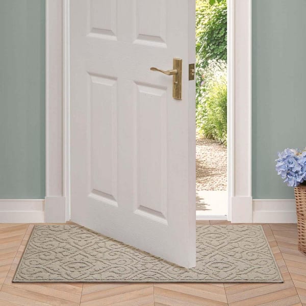 Feya Solid Linen 2 ft. x 4 ft. Tufted Medallion Polypropylene Accent Rug