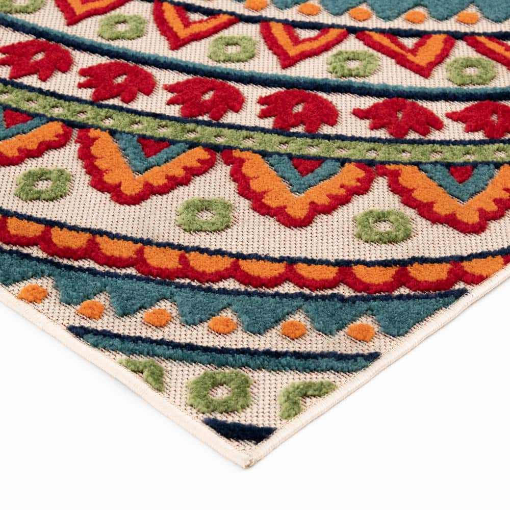Ashton woods Katamartin 5’3” x 7’ Red Medallion Woven Outdoor Polypropylene Area Rug