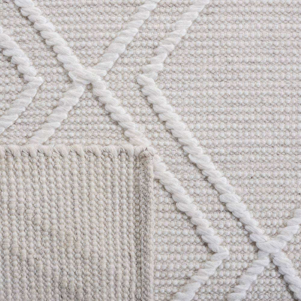 Light Grey and Ivory Handwoven Wool Area Rug, 8' x 10'