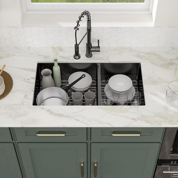 Logmey 33 in. Black Undermount Sink Double Bowl 60/40 16-Gauge