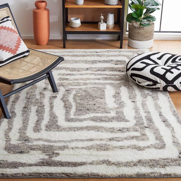 Casablanca 5 ft. x 8 ft. Ivory/Gray Two-Toned Spiral Area Rug