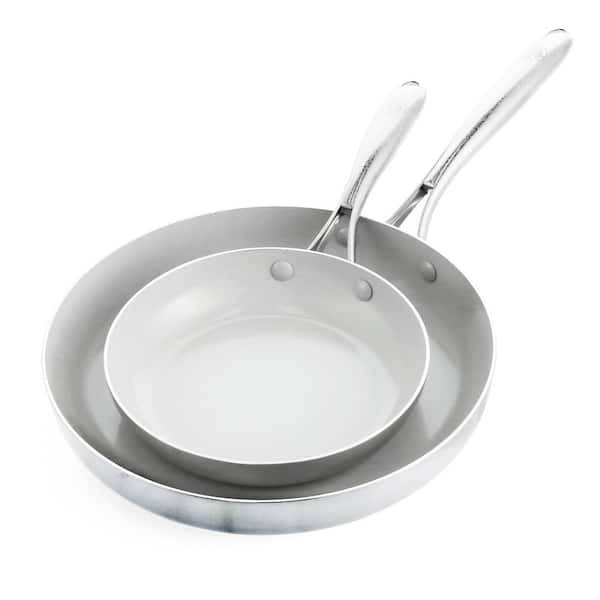 https://images.thdstatic.com/productImages/61e26749-619a-4089-8be4-fca9bc9edd10/svn/stainless-greenlife-skillets-cc005550-001-64_600.jpg