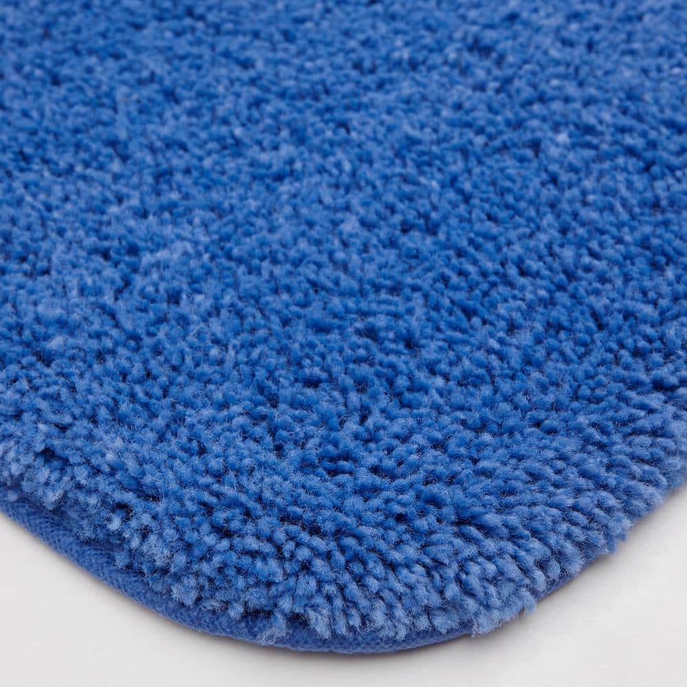 Soft Plush Blue Nylon Bath Rug, 2'x3'4"