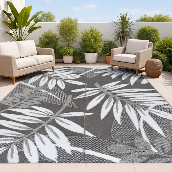 Wilde Classic Botanical Foldable Waterproof Reversible Plastic Straw Gray/White 5 ft. x 8 ft. Outdoor Area Rug
