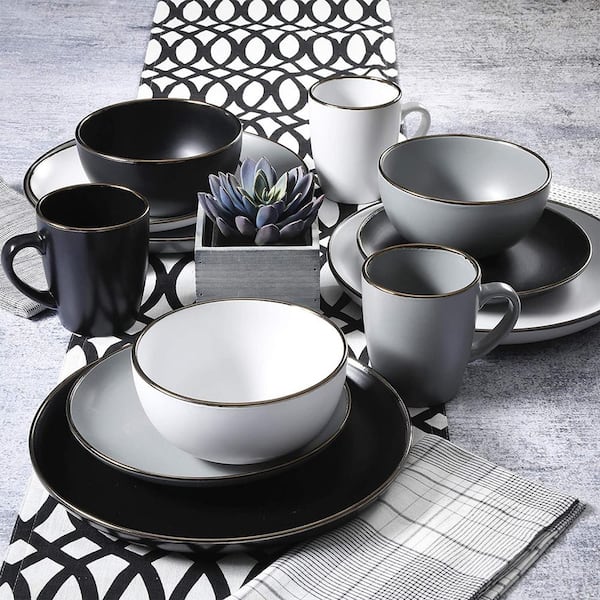 https://images.thdstatic.com/productImages/6226f4d0-a4ed-4a6a-a276-c1ff87723dcd/svn/black-and-gold-gibson-dinnerware-sets-127319-16r-44_600.jpg
