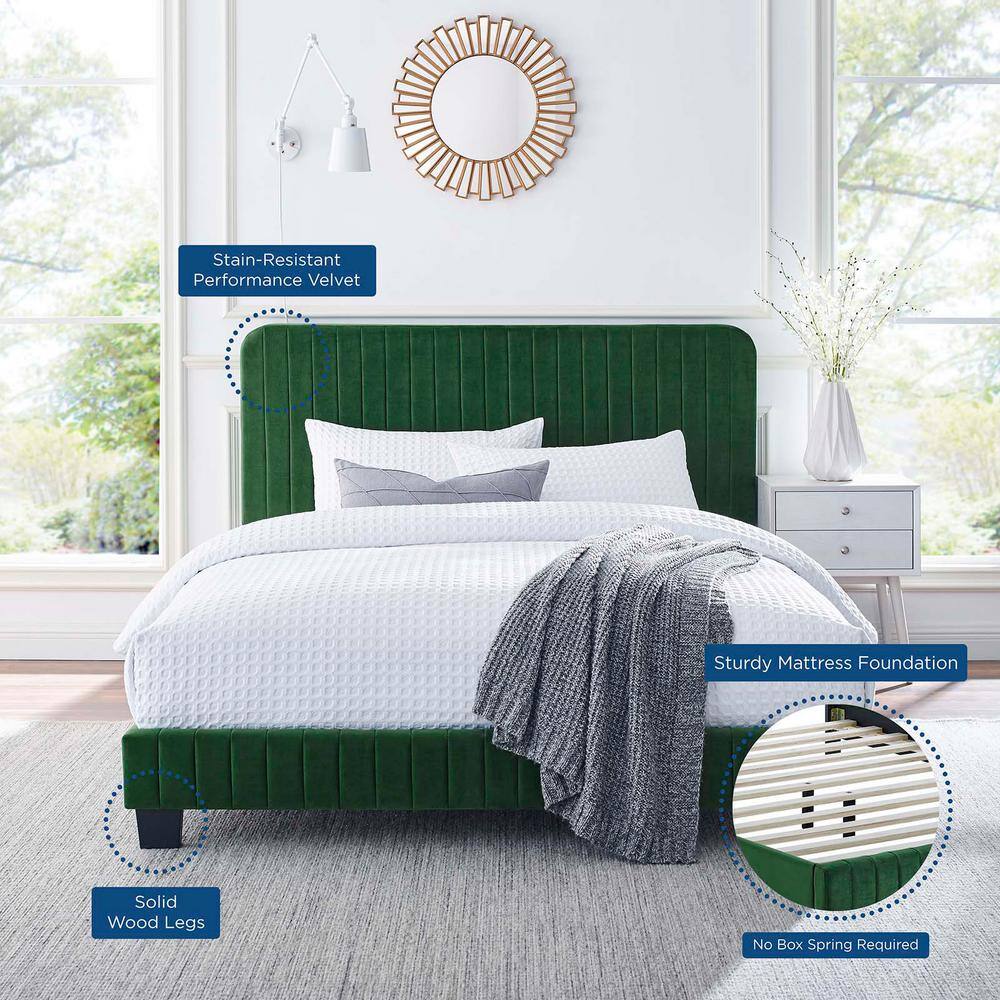 Emerald Green Velvet Tufted Queen Platform Bed with Wood Frame