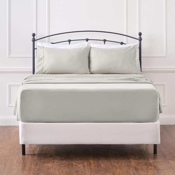 4-Piece Clipped Sage Solid Color Tufted Textured Boho Microfiber Bedsheets Set King