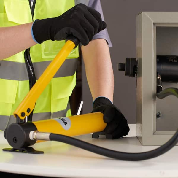 15 Ton Hydraulic Knockout Punch Driver Kit Hole Tool 1/2 in. - 4 in. with 10 Dies