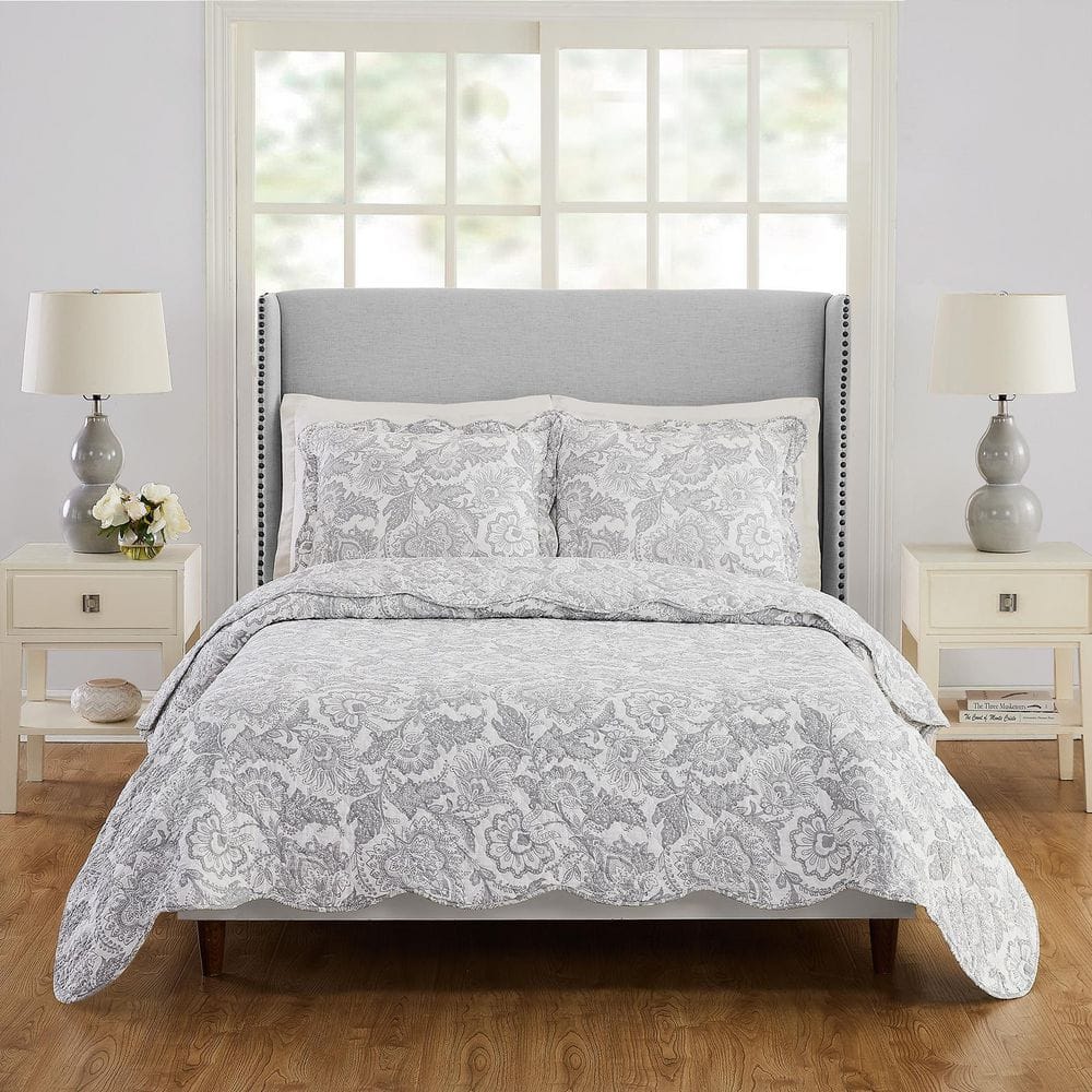 Vera Bradley Java Lace Scalloped 3Piece Gray King Quilt Set