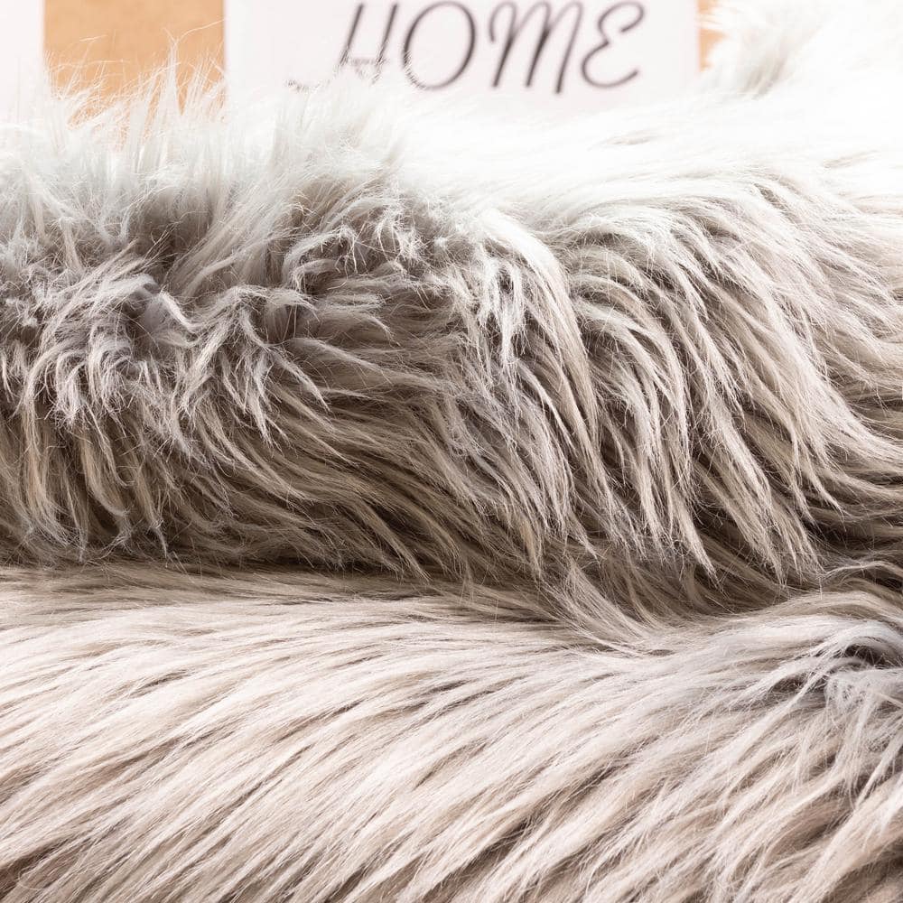 Gray Faux Sheepskin Fur Shag Area Rug 3' x 5'