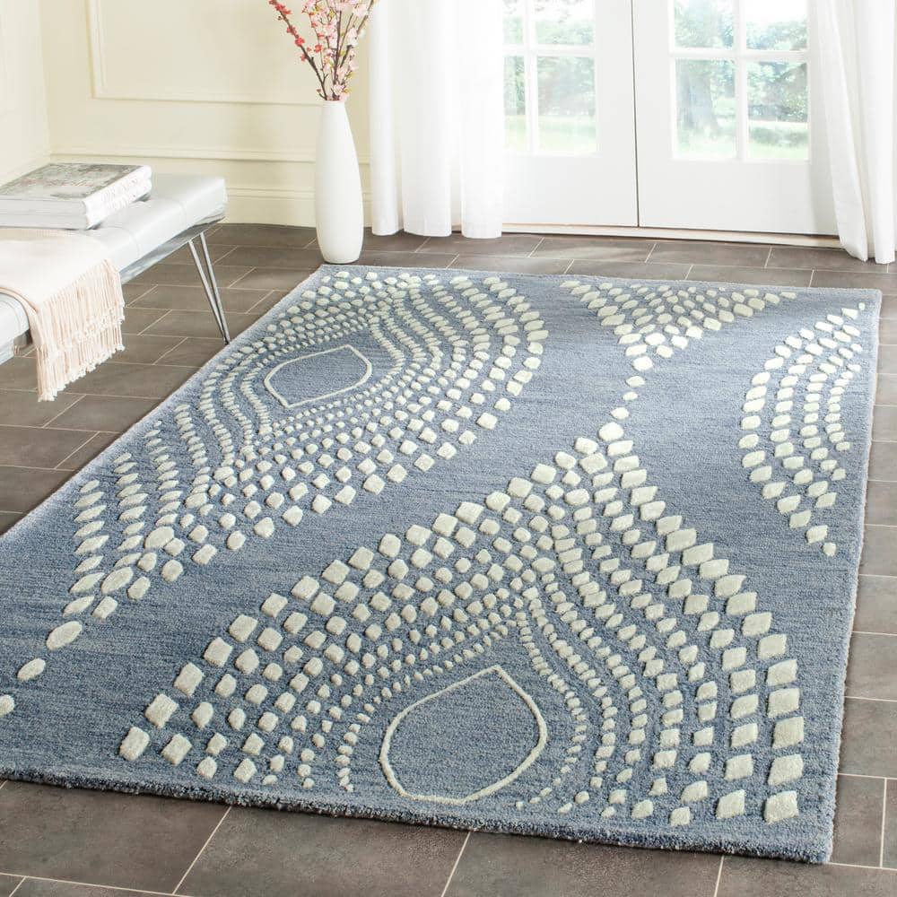 Bella Blue and Ivory Hand-Tufted Wool Area Rug 5' x 8'