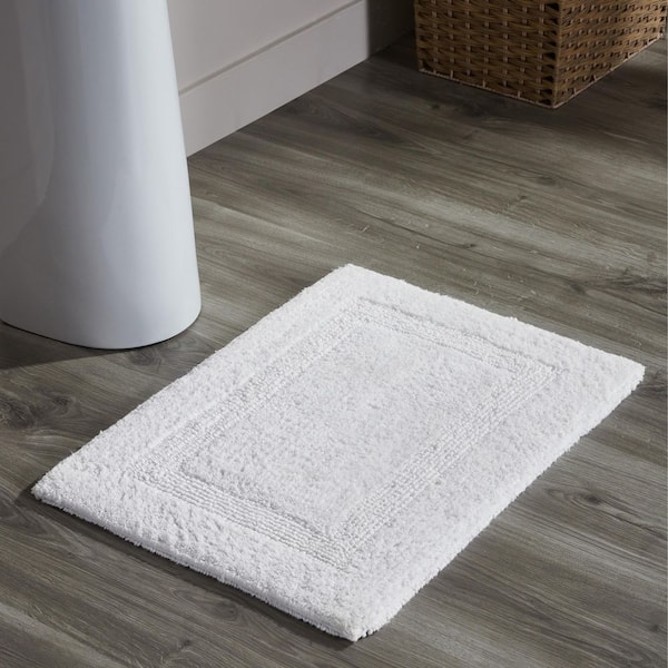 Better Trends Lux Collection White 17 in. x 24 in. 100% Cotton Reversible Race Track Pattern Bath Rug