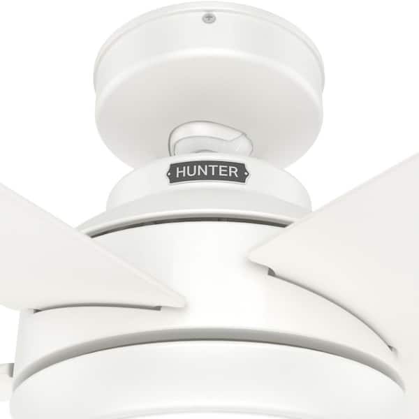 Hunter 51697 52 in. Zayden Fresh White Ceiling Fan with LED Light Kit & Handheld Remote