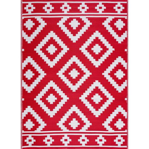 https://images.thdstatic.com/productImages/62879bca-0694-4559-9d54-d023f879b36a/svn/red-white-outdoor-rugs-mln-r-w-6x9-64_600.jpg