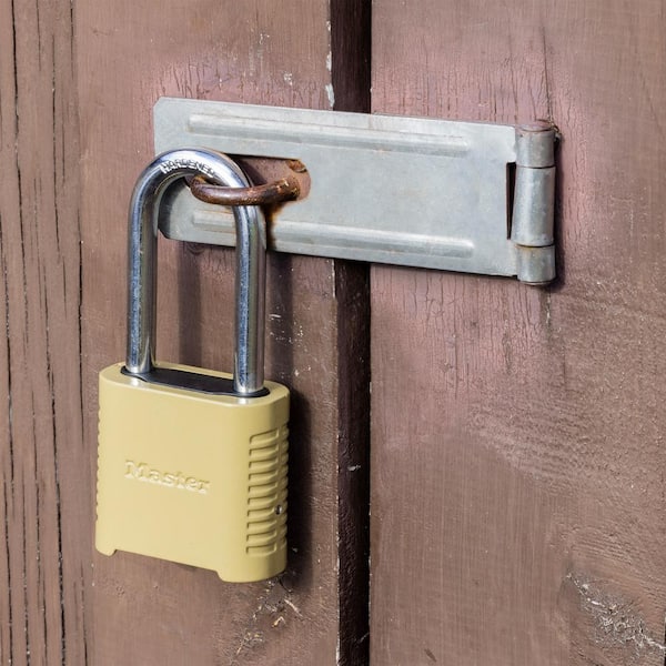 Master Lock Outdoor Combination Lock, 1-1/2 in. Shackle