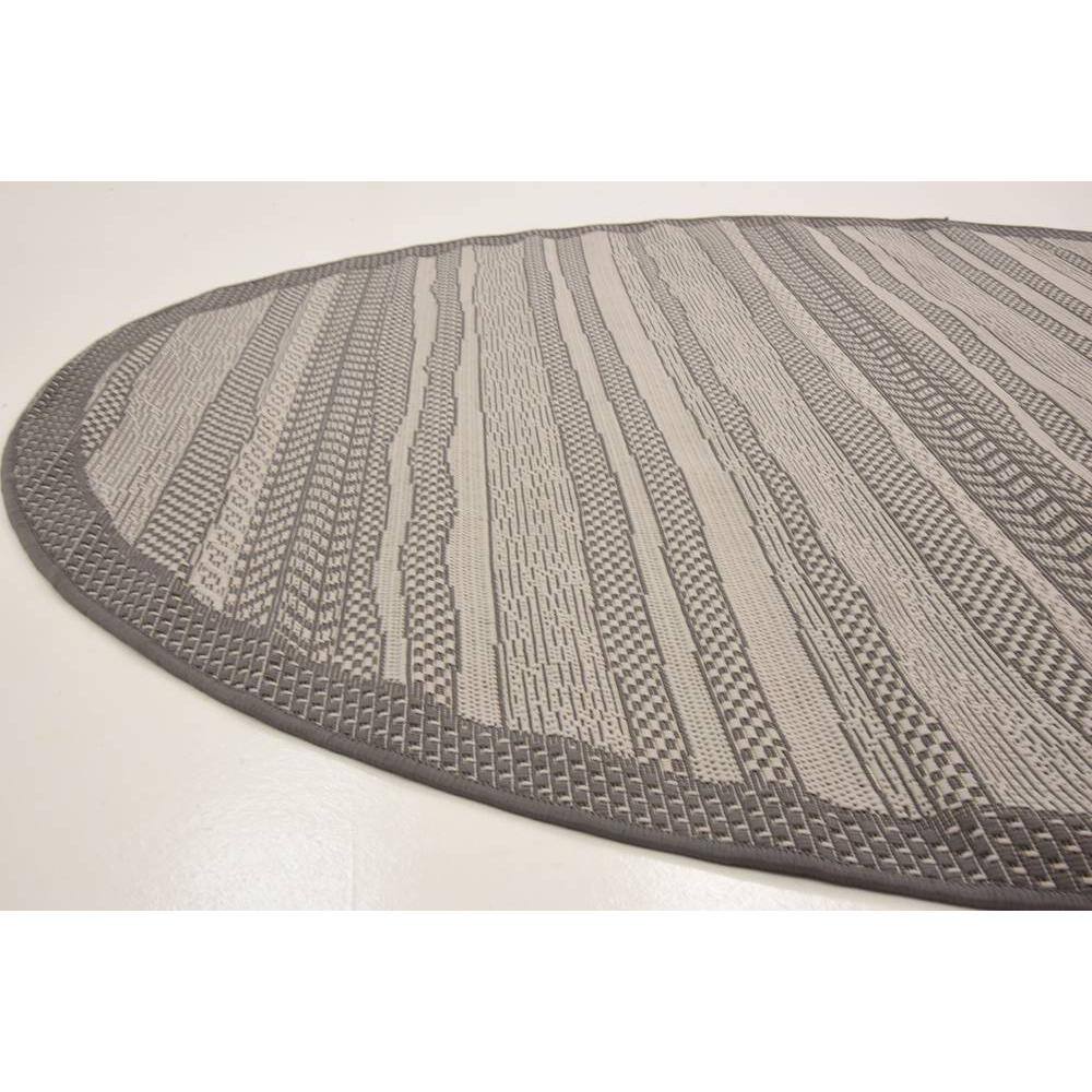Gray Striped Synthetic 6' Round Outdoor Rug - Easy Care & Stain-resistant