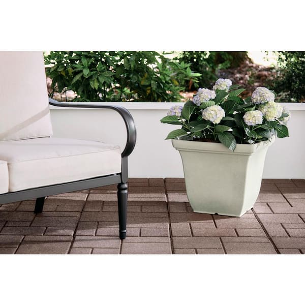 Franklin Large White Resin Lightweight Square Planter with Optional Drainage Holes(17.7 in. L x 17.7 in. W x 15.5 in. H)