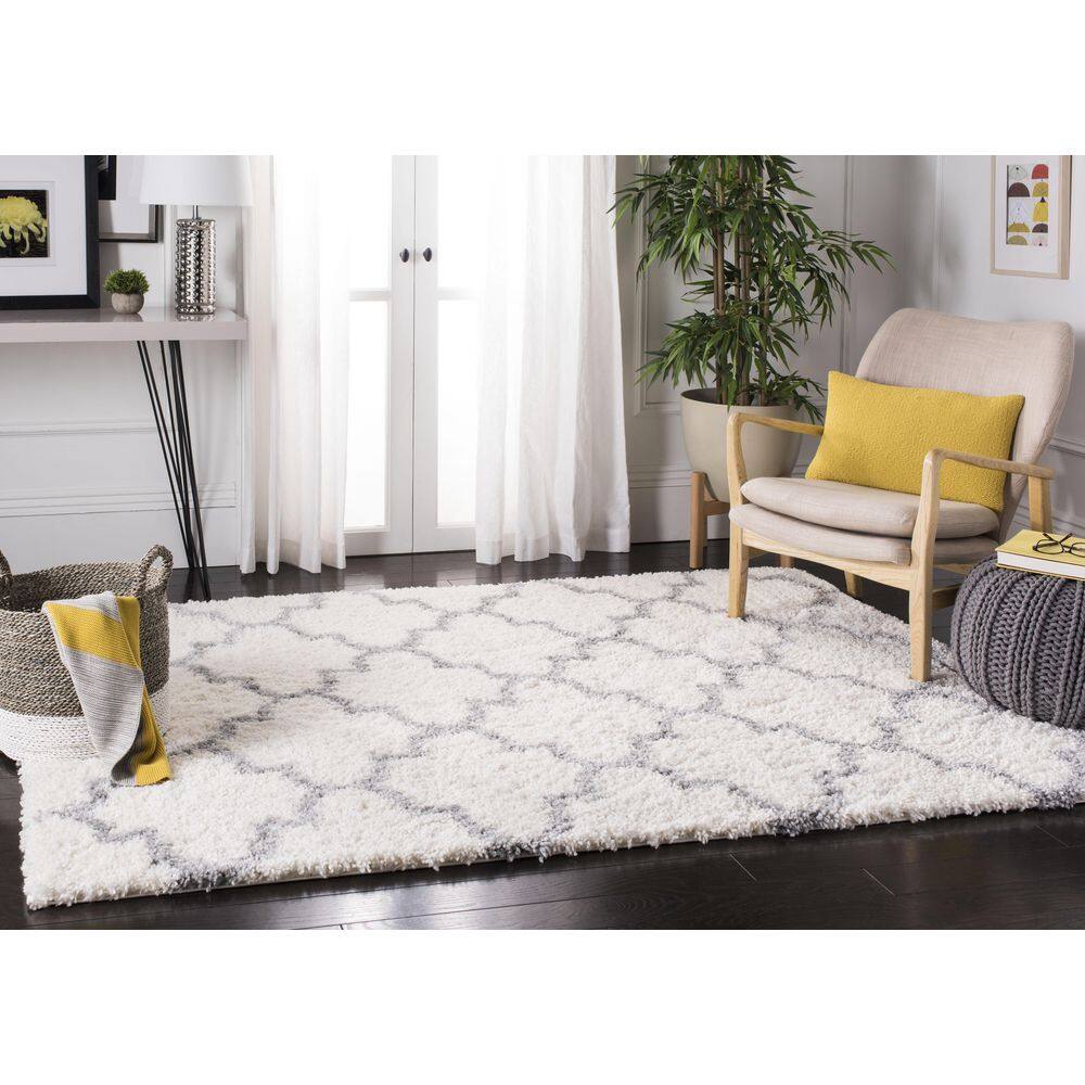 Fontana Gray and Cream 4' x 6' Shag Area Rug