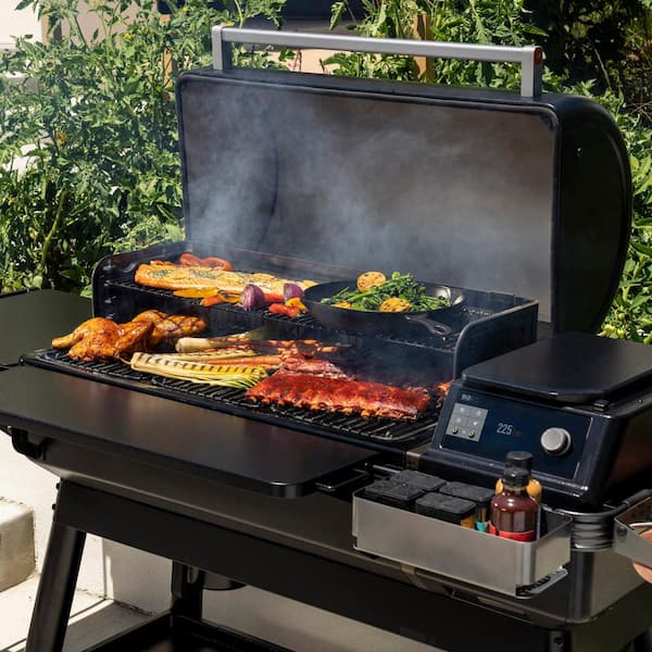 Ironwood XL Wi-Fi Pellet Grill and Smoker in Black