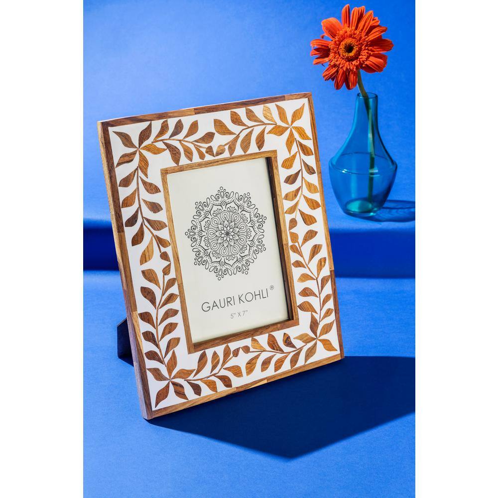 Classic 5x7 Brown and White Wood Inlay Picture Frame