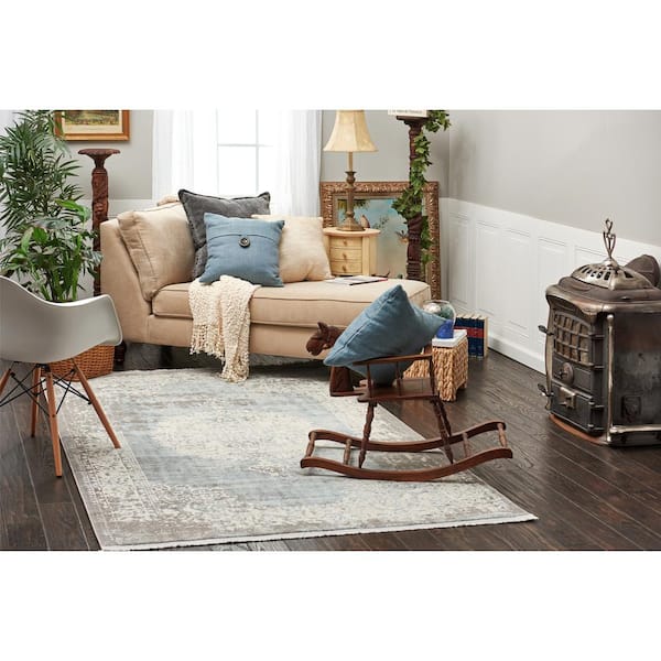 New Classical Olwen Light Blue 4' 0 x 4' 0 Round Rug