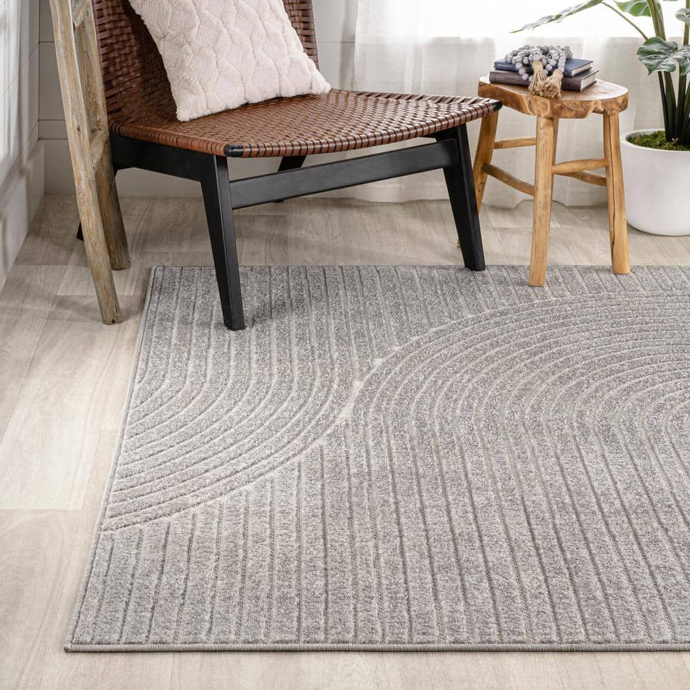 Gray and Ivory Geometric 4' x 6' Synthetic Area Rug
