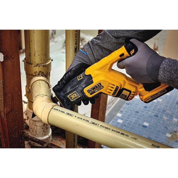 20-Volt MAX XR Lithium Ion Brushless Cordless Compact Reciprocating Saw Kit with Bonus 20-Volt MAX Battery Pack