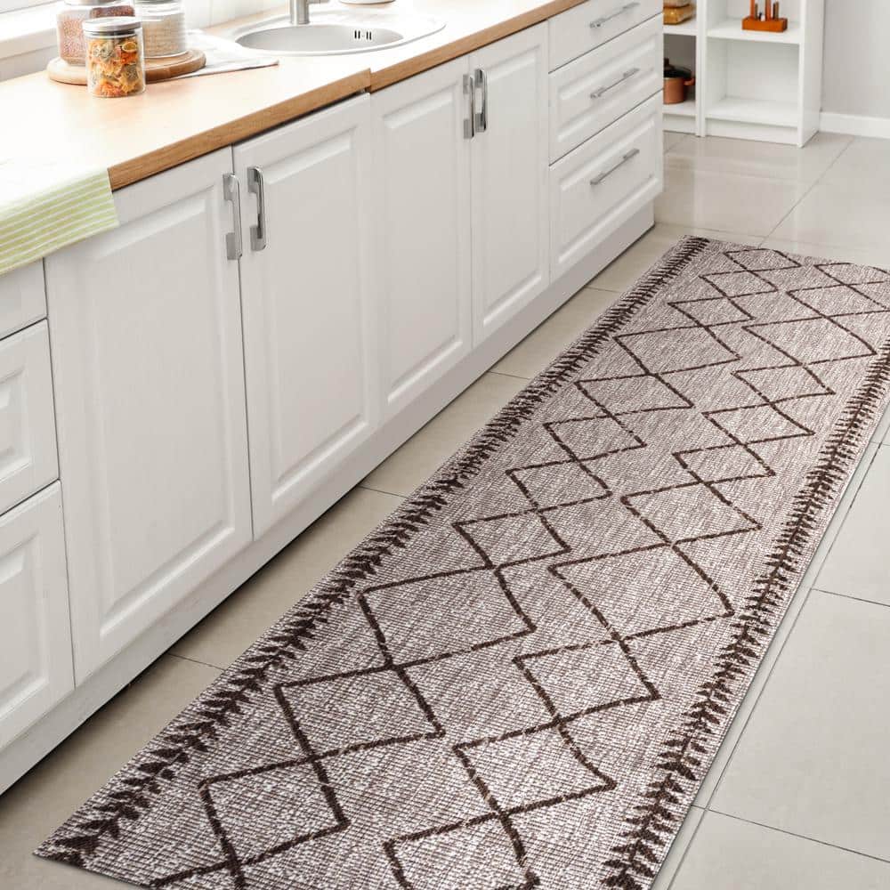 Handwoven Mid-Century Modern Beige/Brown Synthetic Area Rug