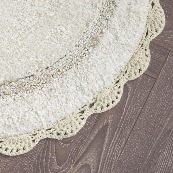 Eloise Crochet Border 26in. Beige Solid Cotton Round Bath Mat