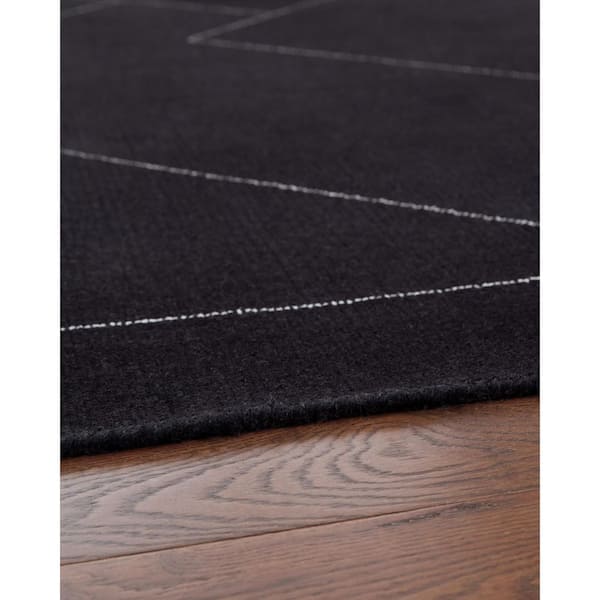 Marav 8 ft. x  10 ft. Black/White Geometric Area Rug