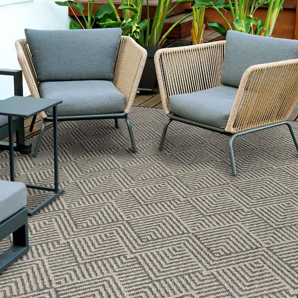 Black/Ivory Zig Zag 8 ft. x 10 ft. Indoor/Outdoor Area Rug