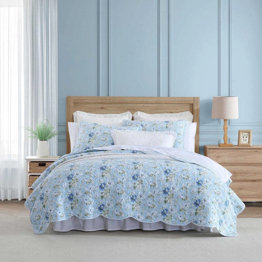 Blue Cotton Full Reversible Quilt Set with Floral Design