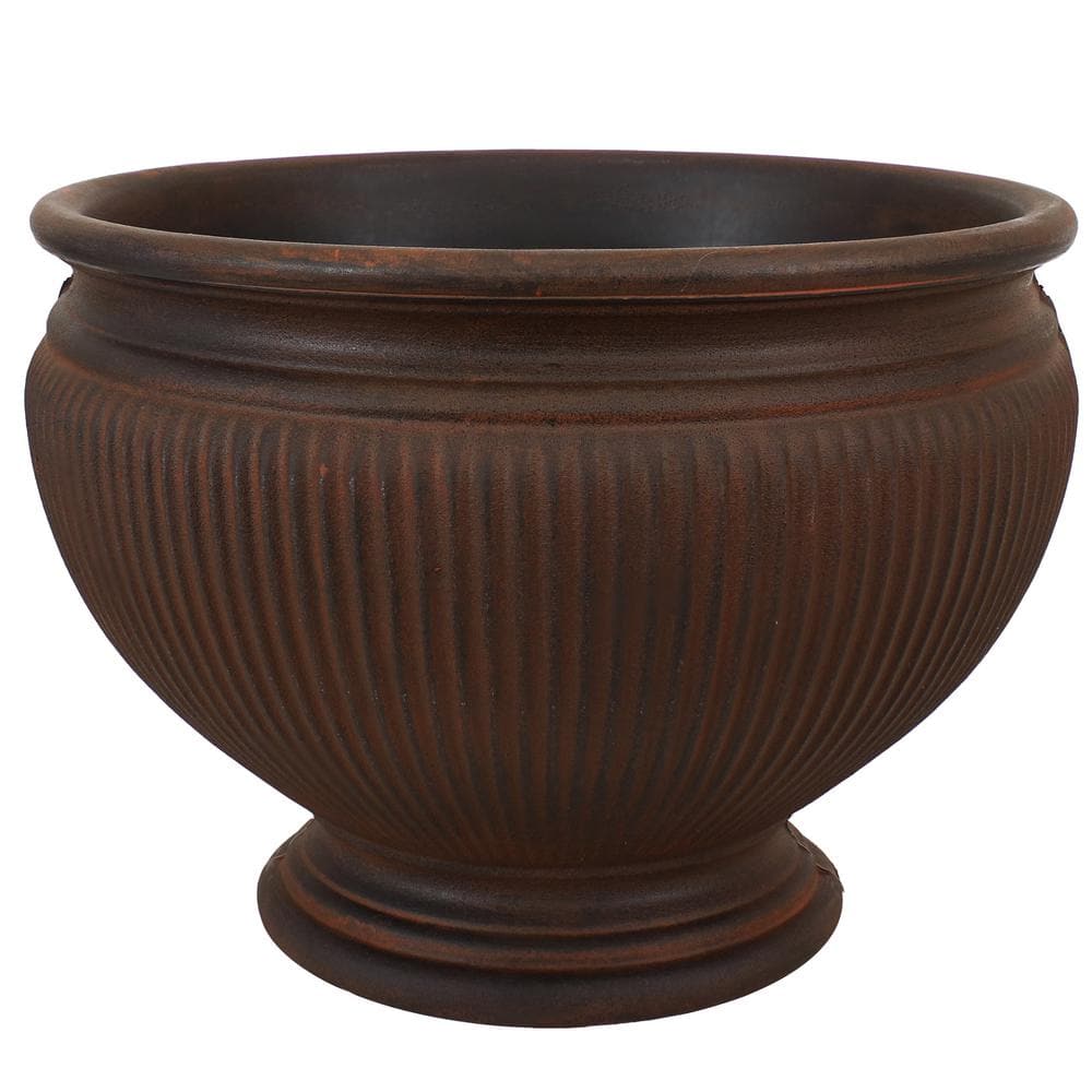 Rust Polyresin Ribbed Outdoor Planter Pot with Antique Finish