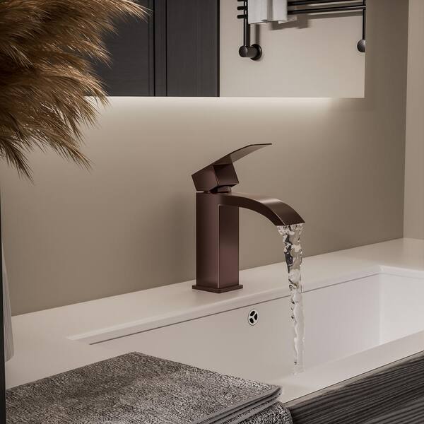 Modern Single-Handle Single Hole Bathroom Faucet in Oil Rubbed Bronze