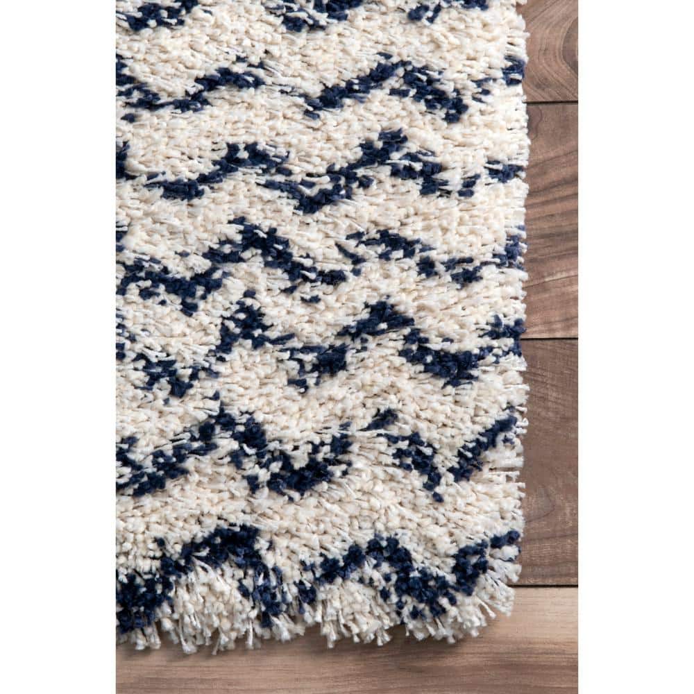 Navy Spot Chevron 4' x 6' Washable Shag Area Rug