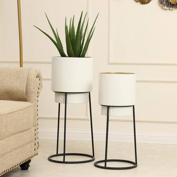 LuxenHome White Metal Planters with Black Stand (2-Piece) WHPL1076 - The  Home Depot